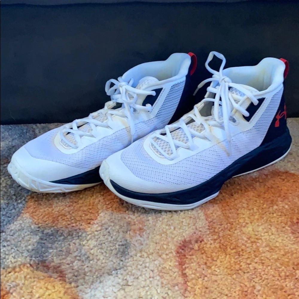 Men’s basketball sneakers size 9.5